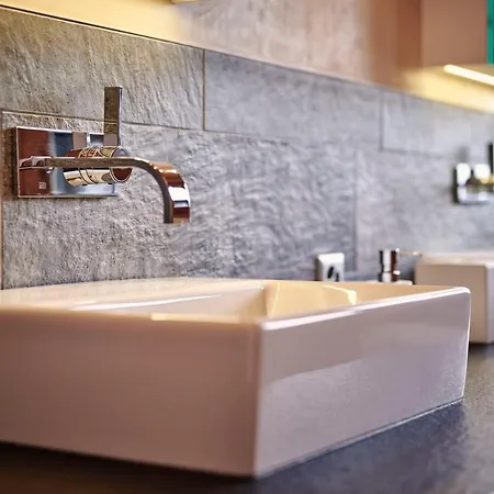 The Penthouse - Grindelhomes דירה גרינדלוולד